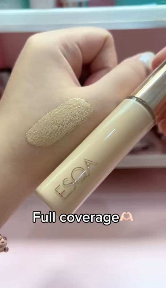 ESQA Flawless Liquid Concealer review photo by Fenmeii