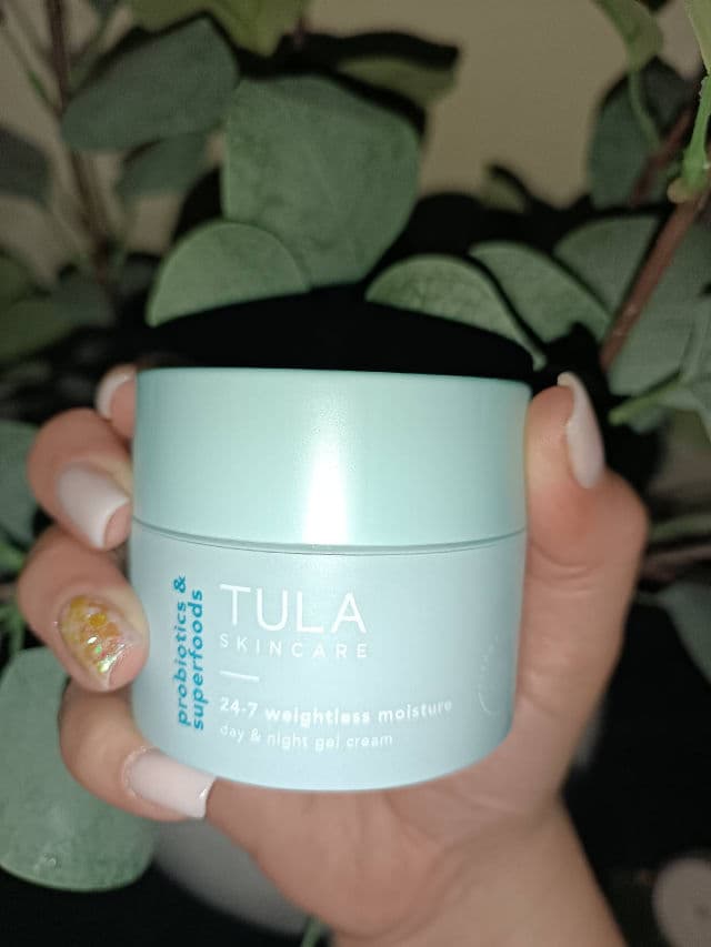 TULA Skincare 24‐7 Moisture Hydrating Day & Night Cream  review photo by Ilkainoa