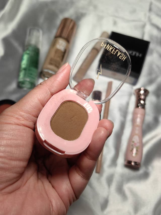 Pinkflash Shimmer Highlighter & Matte Contour Powder review photo by VeaKay