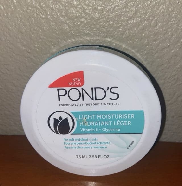 Pond's Light Moisturiser review photo by KeylaSavin