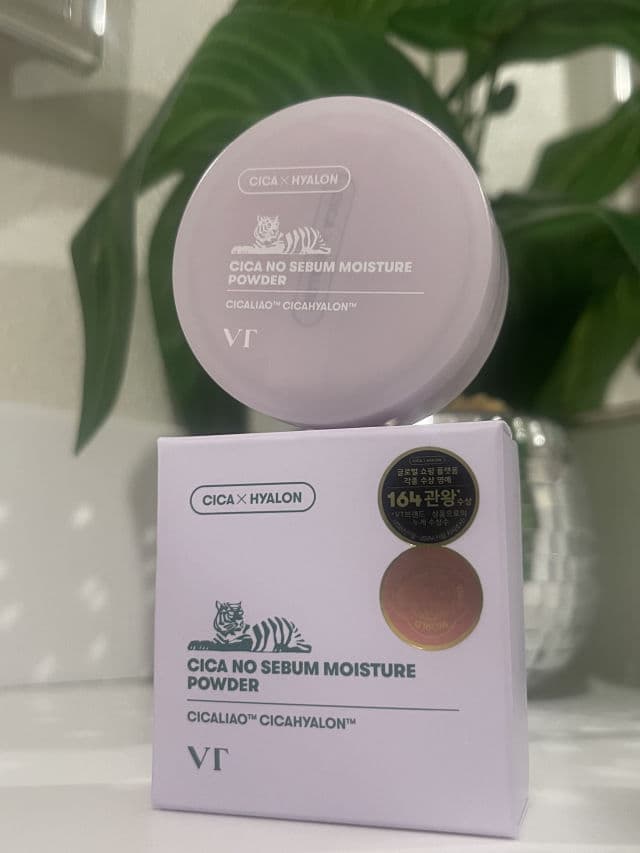 VT COSMETICS Cica No Sebum Moisture Powder review photo by KeylaSavin