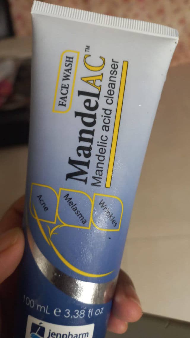 Jenpharm MandelAC Facewash review photo by laiba3