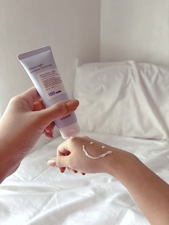 COSRX Ultra-Light Invisible Sunscreen SPF50 PA++++ review photo by KezGozar