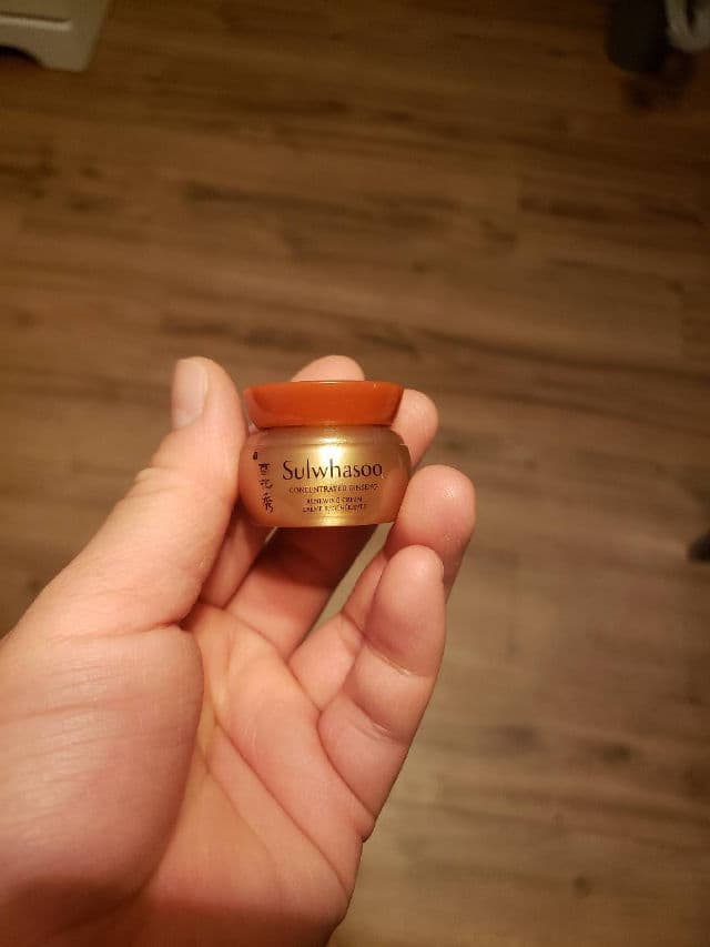 Sulwhasoo Concentrated Ginseng Renewing Perfecting Cream review photo by Noeifarm10