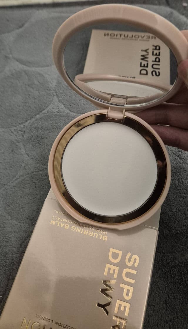 Makeup Revolution Superdewy Blur Balm review photo by Anka86