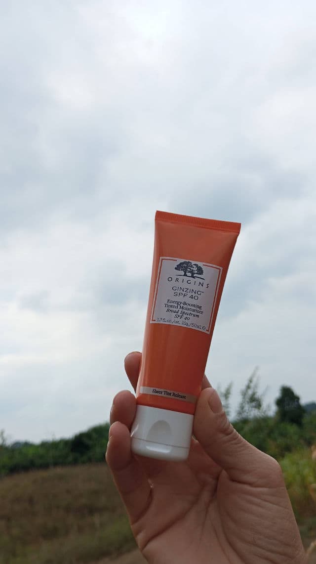 Origins GinZing SPF40 Energy-Boosting Tinted Moisturizer review photo by AmandaAr