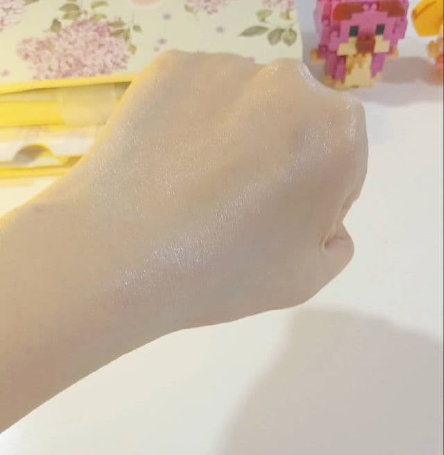 Biore UV Fresh & Bright Oil Control Matte SPF 50+ PA+++ review photo by WiAngel2