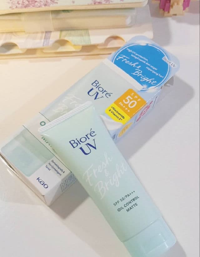 Biore UV Fresh & Bright Oil Control Matte SPF 50+ PA+++ review photo by WiAngel2