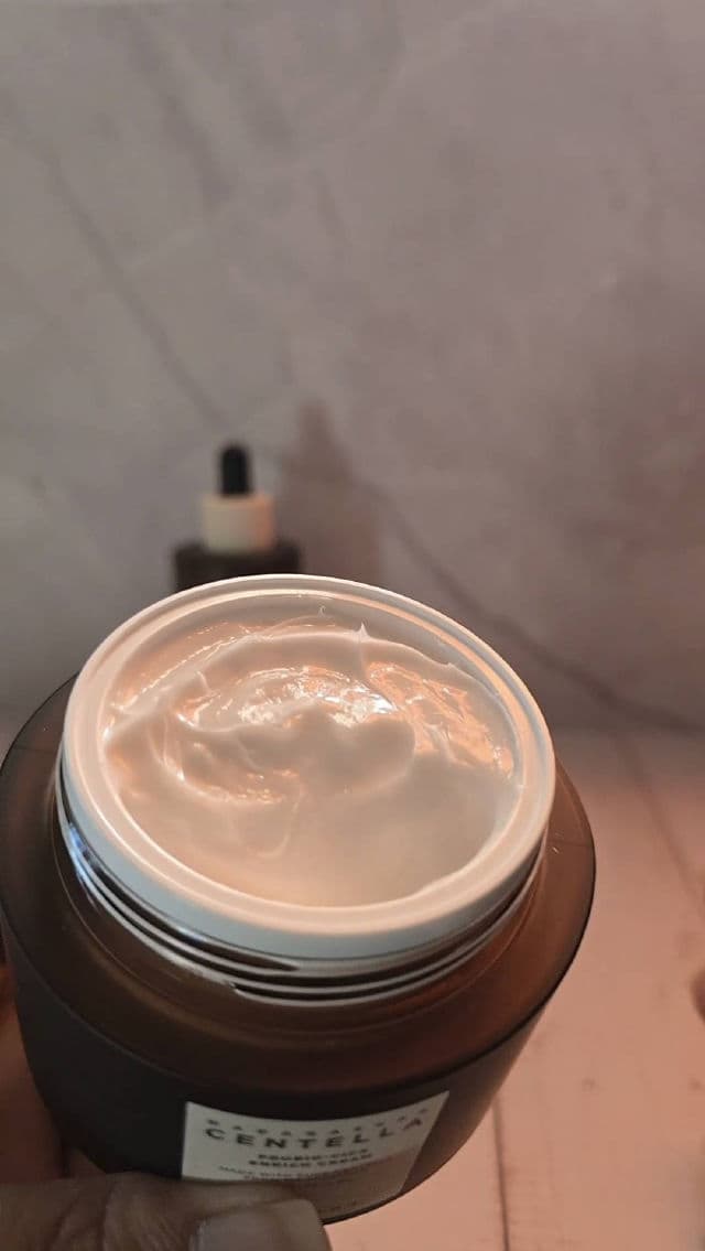 SKIN1004 Madagascar Centella Probio-Cica Enrich Cream review photo by KAVIG