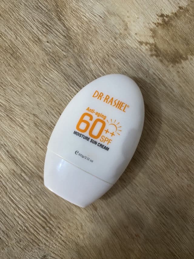 Dr.Rashel Anti-Aging & Moisture Sun Cream SPF60++ review photo by thelizzyN 