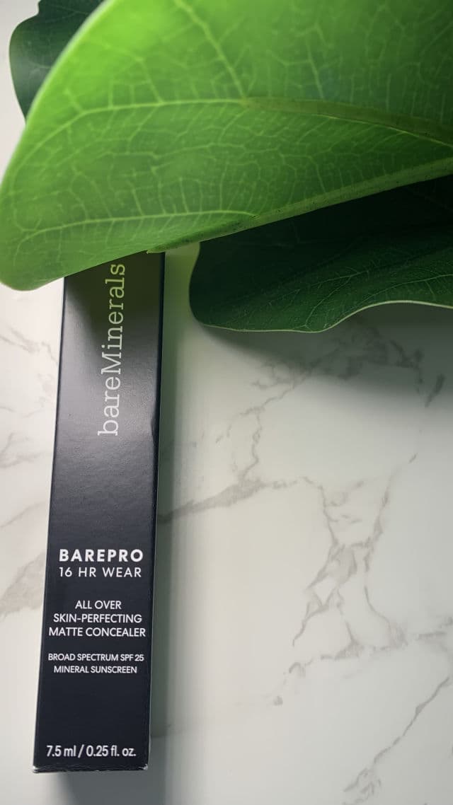 BareMinerals Bare Pro Performance Wear Liquid Foundation SPF 20 review photo by Ludny