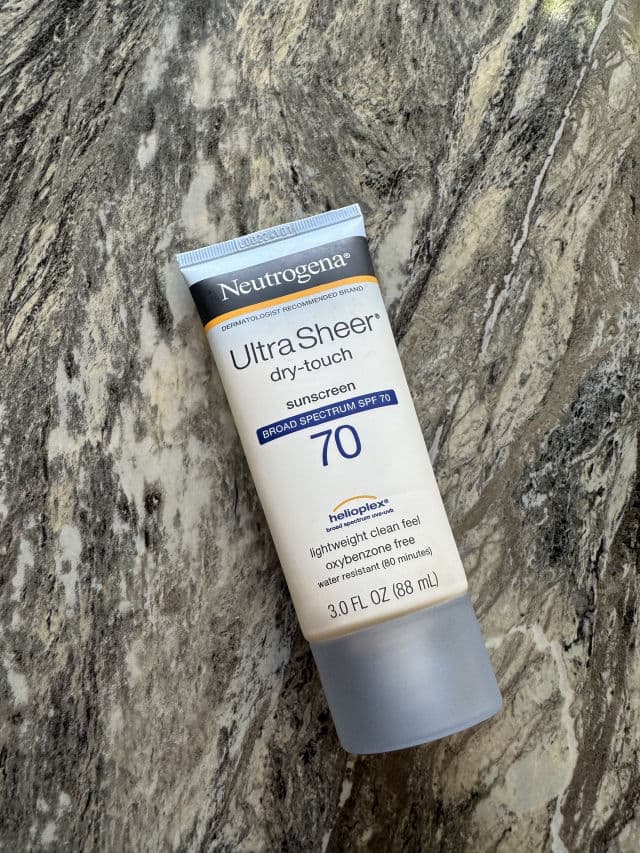 Neutrogena Ultra Sheer Dry-Touch Sunblock SPF 70 review photo by fannyrueda