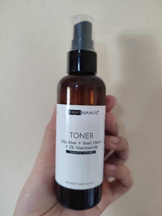 Dermorepubliq Jeju Aloe + Snail Mucin + 2% Niacinamide Hydrating Toner review photo by Nickleanne