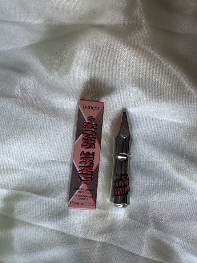Benefit Cosmetics Gimme Brow+ Volumizing Eyebrow Gel  review photo by Luyene
