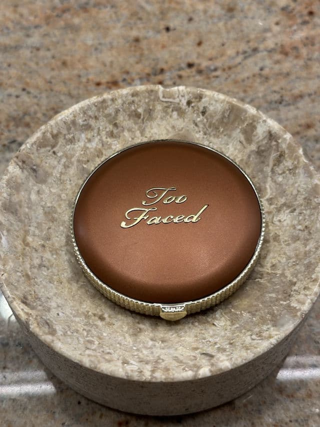 Too Faced Chocolate Soleil Bronzer - Milk Chocolate review photo by Luyene