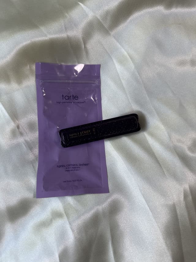 Tarte Lights, Camera, Lashes 4-in-1 24-Hour Mascara review photo by Luyene