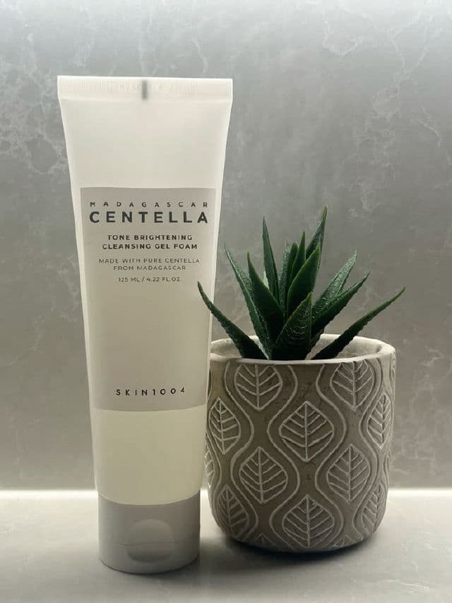 SKIN1004 Madagascar Centella Tone Brightening Cleansing Gel Foam review photo by yesskin00