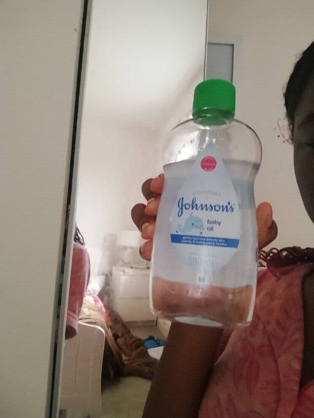 Johnson's Lite Baby Oil review photo by thatprunejune