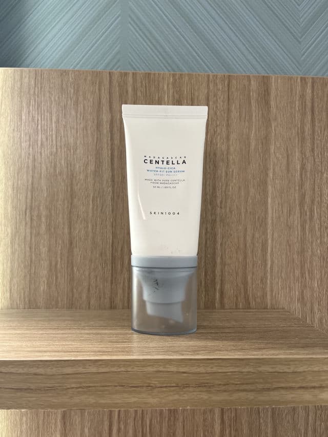 SKIN1004 Madagascar Centella Hyalu-Cica Water-Fit Sun Serum SPF50+ PA++++ review photo by mszskinni