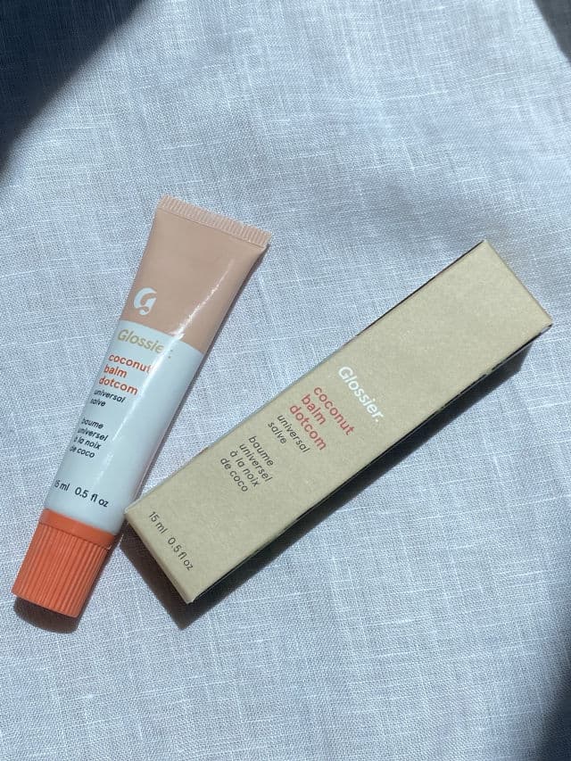 Glossier Coconut Balm Dotcom review photo by ugcwithwin