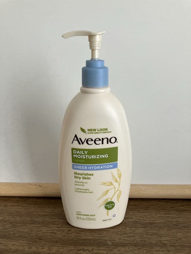 Aveeno Sheer Hydration Daily Moisturizing Lotion review photo by justrc