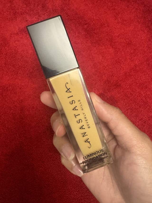 Anastasia Beverly Hills Luminous Foundation review photo by skintheticglow