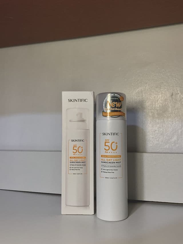 Skintific All Day Light Sunscreen Mist SPF 50+ PA++++ review photo by Vyron