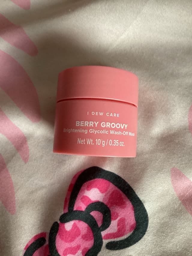 I Dew Care Berry Groovy Brightening Glycolic Wash-Off Mask review photo by strawbs