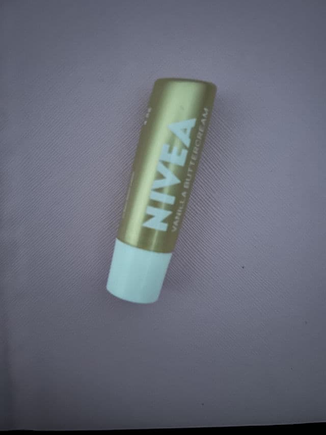 Nivea Vanilla Buttercream Lip Balm review photo by reviewsbynay