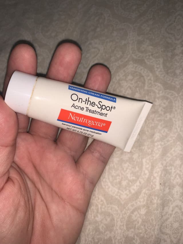 Neutrogena On-The-Spot Acne review photo by eleannys28