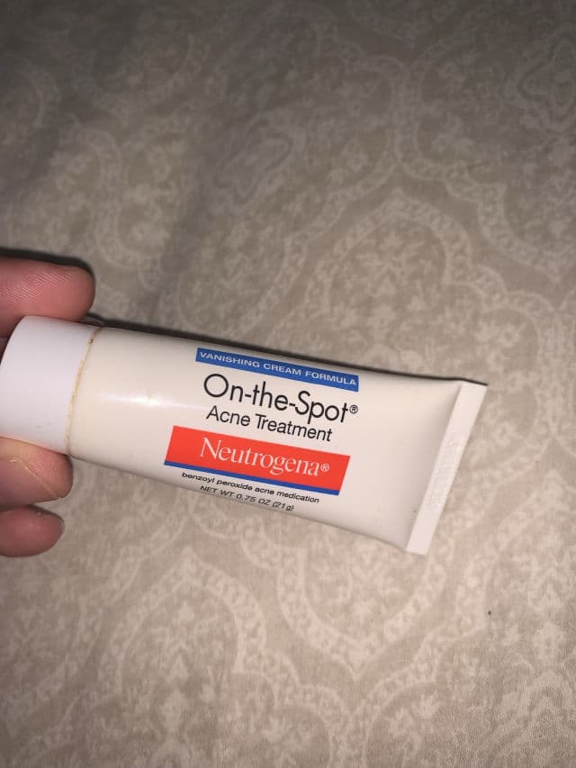 Neutrogena On-The-Spot Acne review photo by eleannys28