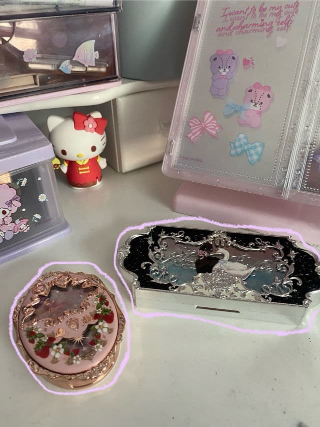 Flower Knows 01 White Swan review photo by cinnamollor