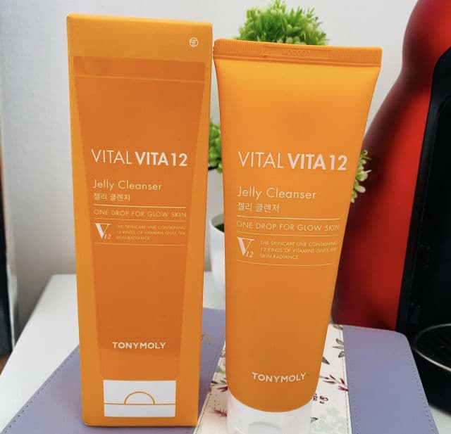 TONYMOLY Vital Vita 12 Jelly Cleanser review photo by PerlaVentura