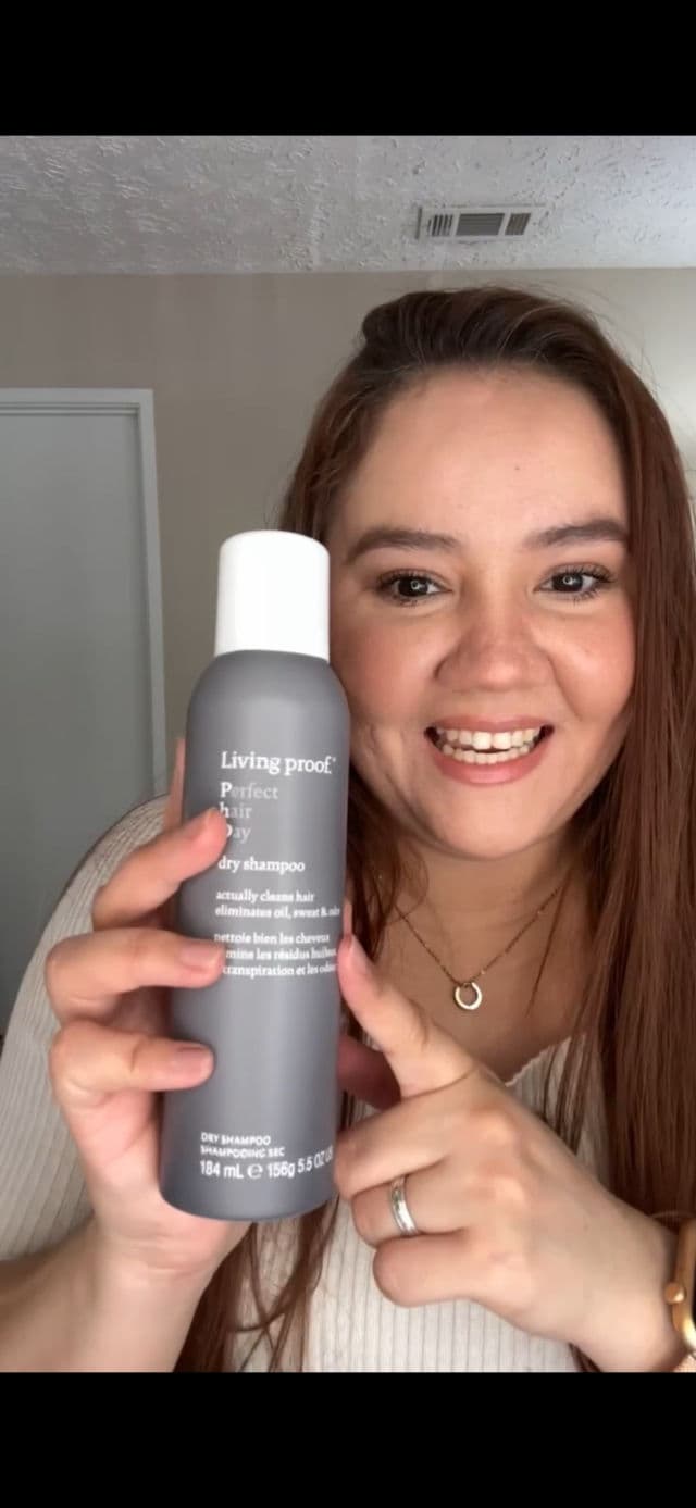 Living Proof Perfect Hair Day Dry Shampoo review photo by Lizacarola