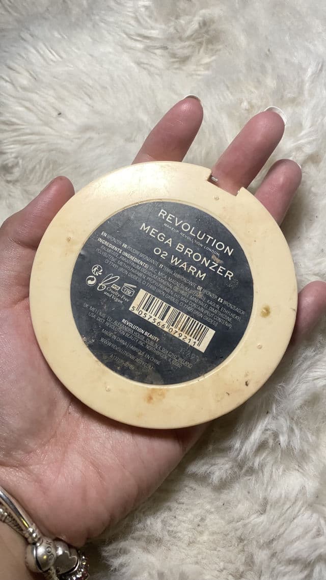 Makeup Revolution Ultra Cream Bronzer review photo by julietpania