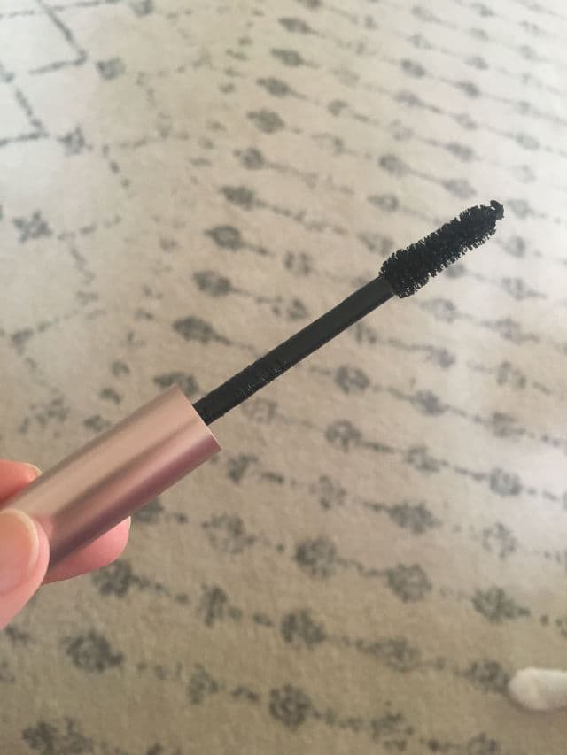 L'Oreal Paris Voluminous Lash Paradise Mascara review photo by mudonyourface