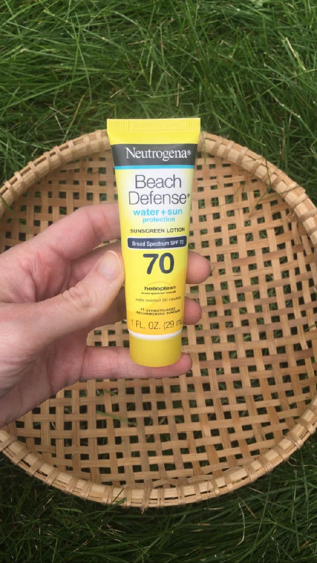 Neutrogena Beach Defense Sunscreen Lotion Broad Spectrum SPF 70 review photo by mudonyourface
