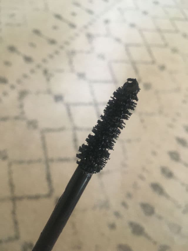 L'Oreal Paris Voluminous Lash Paradise Mascara review photo by mudonyourface
