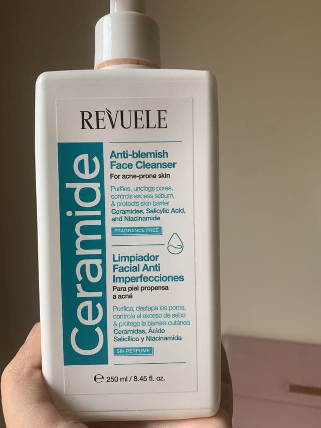 Revuele Ceramide Anti-Blemish Face Cleanser review photo by paulaaaajimenezzzz