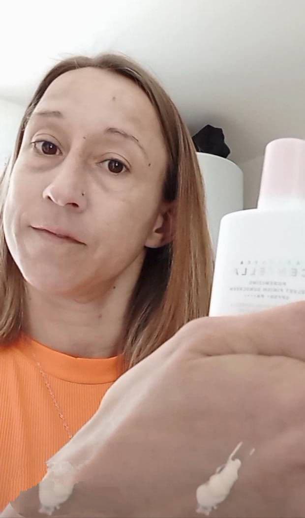 SKIN1004 Madagascar Centella Poremizing Velvet Finish Sunscreen SPF 50+ PA++++ review photo by vero02