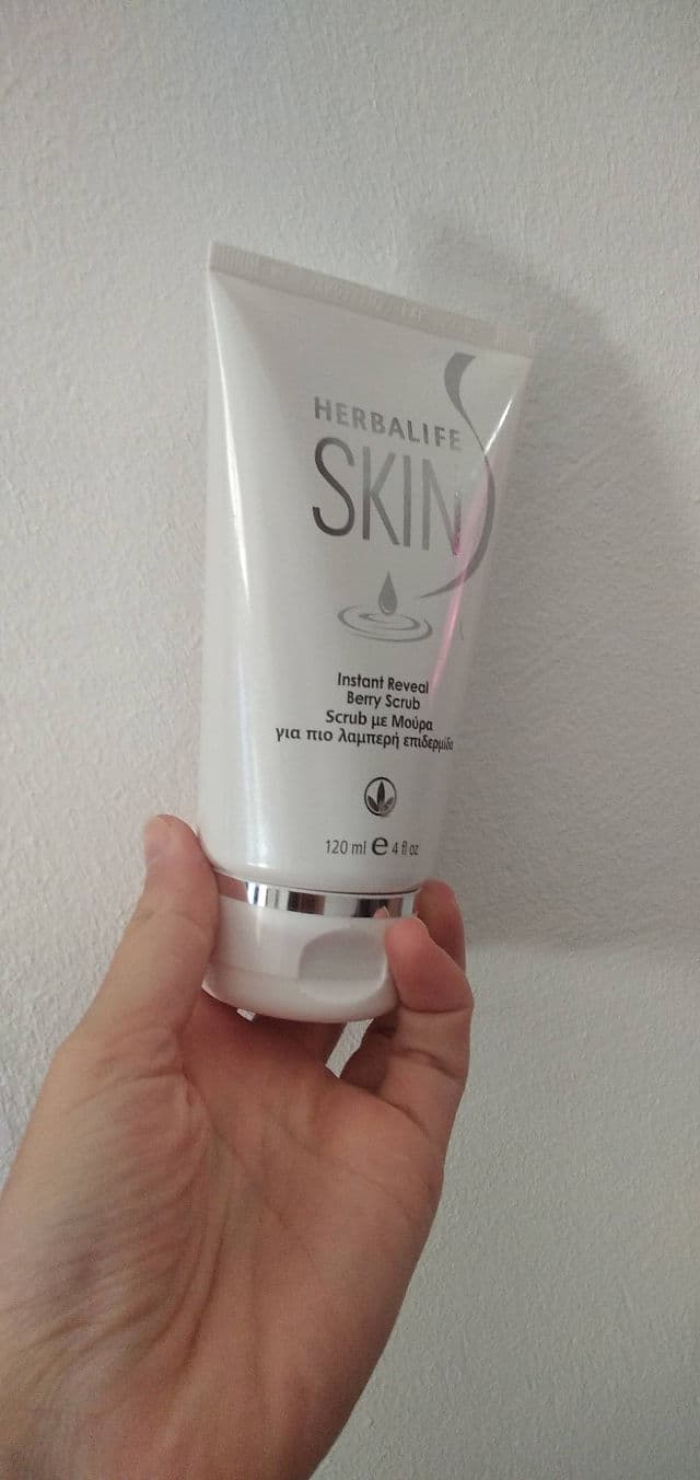 Herbalife Skin Instant Reveal Berry Scrub review photo by Petroulapalomino