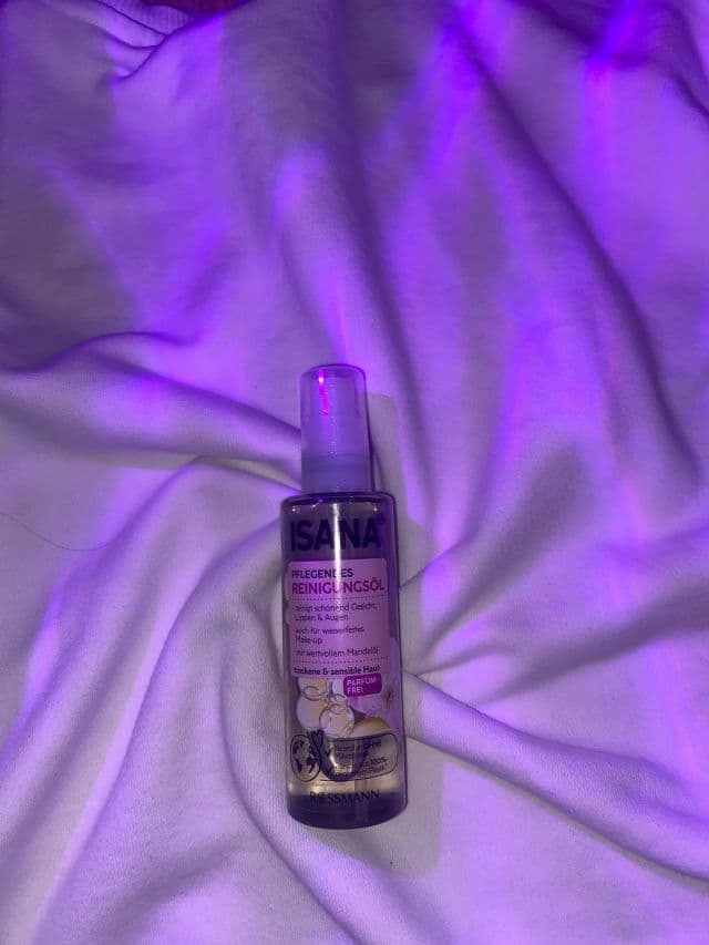 Isana Pflegendes Reingungsöl with Almond Oil review photo by beautyvzone