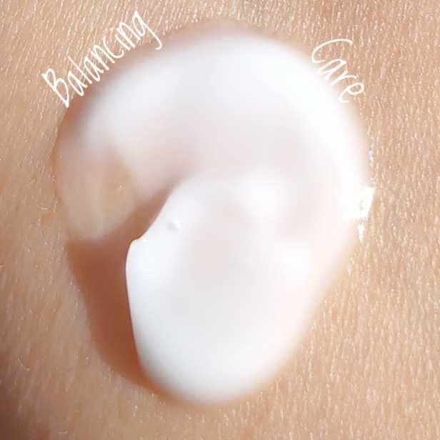 Mixa Soin Réhydratant Equilibrant review photo by FrenchyPeach19