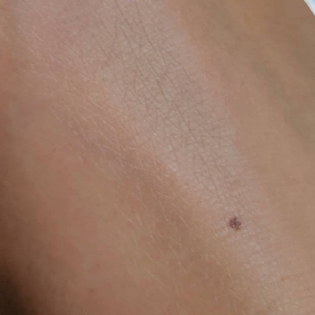 Avene Cleanance Mat Mattifying Emulsion review photo by FrenchyPeach19