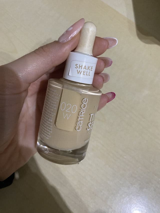 Catrice 001N review photo by giursino