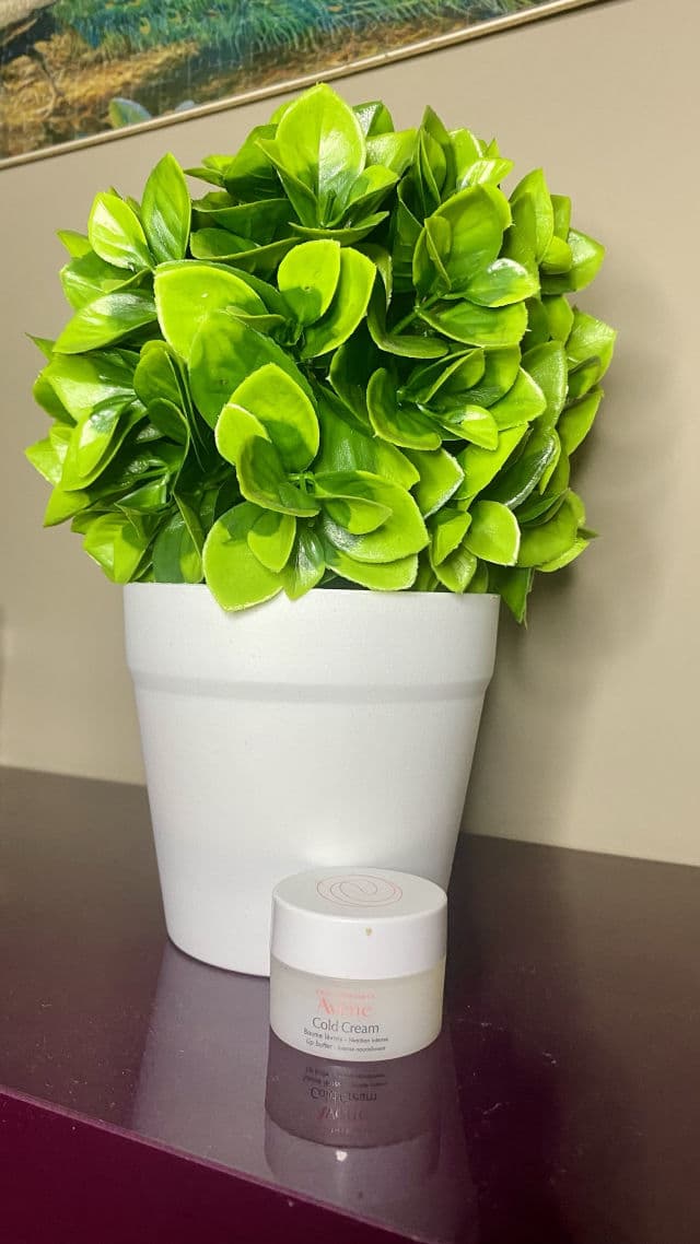 Avene Cold Cream Lip Butter review photo by giursino