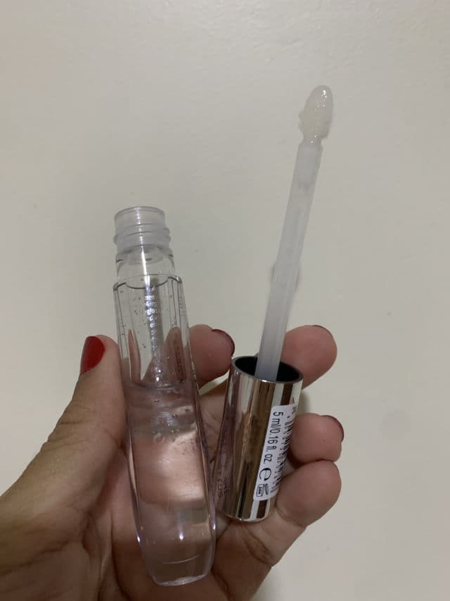 Essence Extreme Shine Volume Lipgloss 101 Milky Way review photo by makeupsthefanie