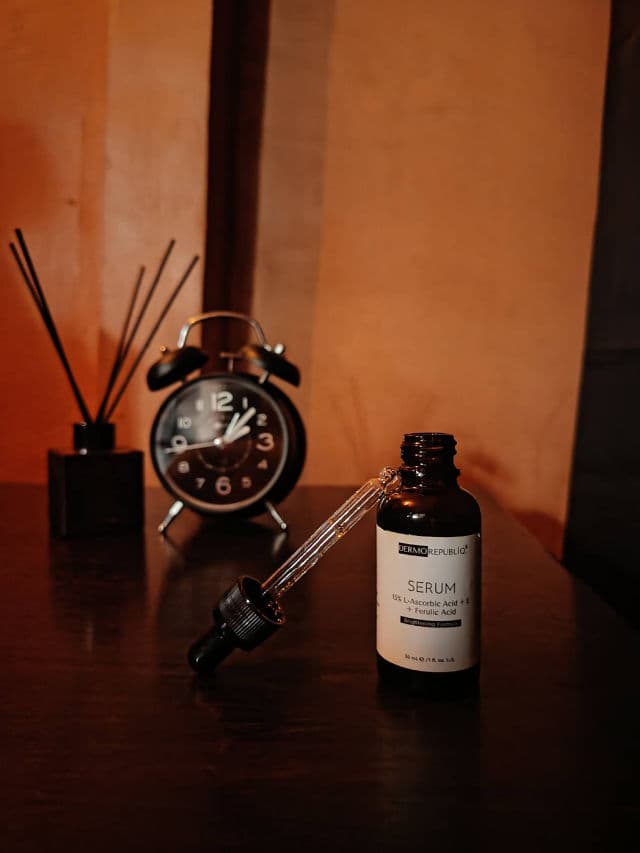 Dermorepubliq 15% Vitamin C + E + Ferulic Acid Brightening Serum review photo by rowsy