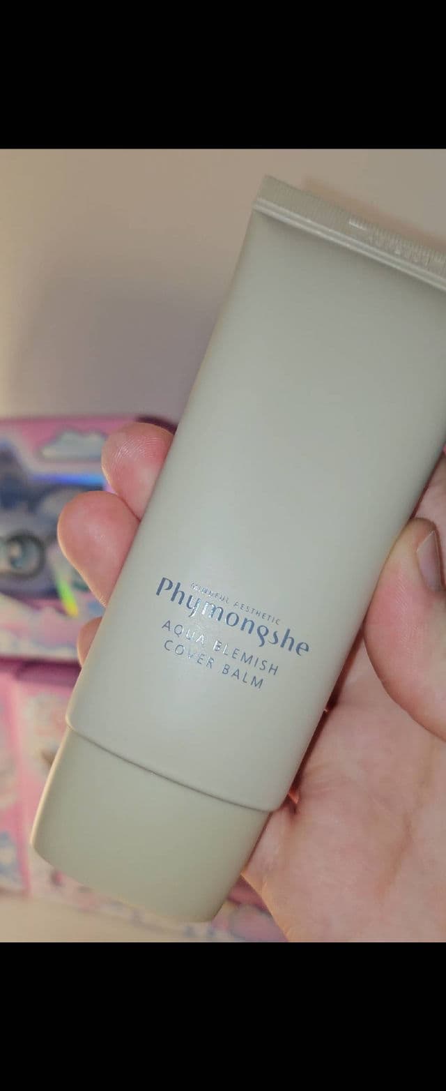 Phymongshe  Aqua Blemish Cover Balm review photo by Liska