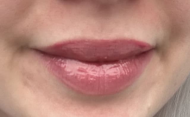 Essence Juicy Bomb Shiny Lipgloss - 04 Crazy Cherry review photo by roseAbstraite